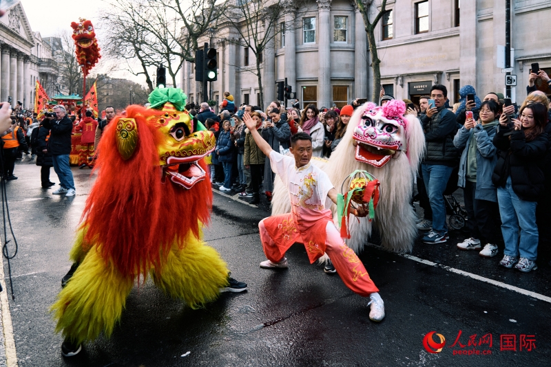 倫敦新春慶典現(xiàn)場。人民網(wǎng) 郭錦標、楊浩鵬攝