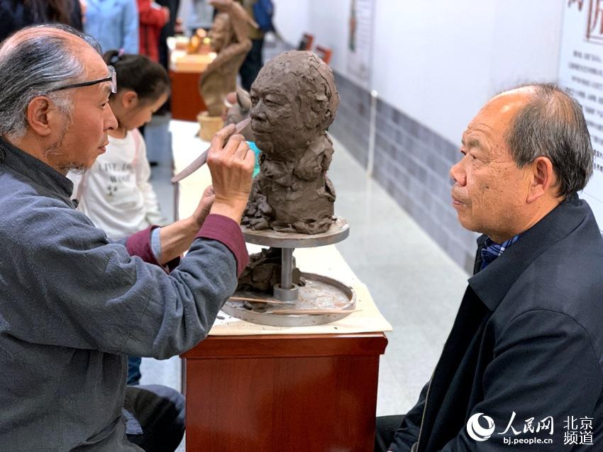 “魅力非遺，情系京西”北京地區(qū)非遺表演創(chuàng)作展開(kāi)幕。人民網(wǎng) 孟竹 攝