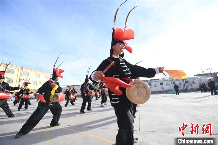 甘肅武威：千年鼓舞進(jìn)校園“非遺”文化浸潤少年心