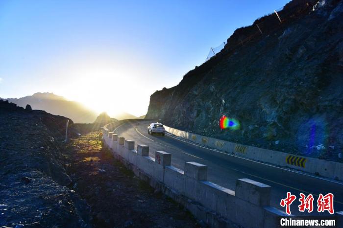 肅祁公路全線通車：地跨甘青兩地縱貫祁連山國(guó)家公園