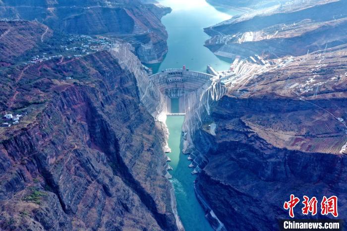 圖為白鶴灘水電站大壩全景圖。　水電四局供圖