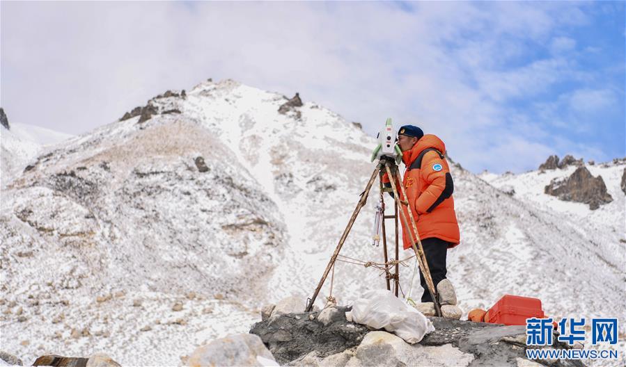 （2020珠峰高程測量）（4）自然資源部第一大地測量隊(duì)對珠峰峰頂進(jìn)行交會(huì)觀測