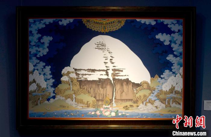 圖為5月16日，展覽中新創(chuàng)唐卡作品《岡底斯山》?！±盍?攝